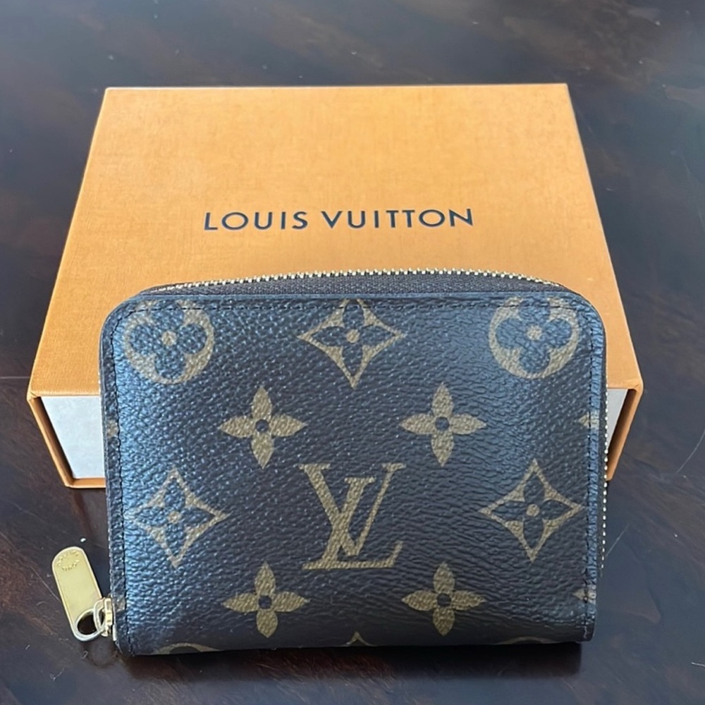 Louis Vuitton zippy coin purse wallet